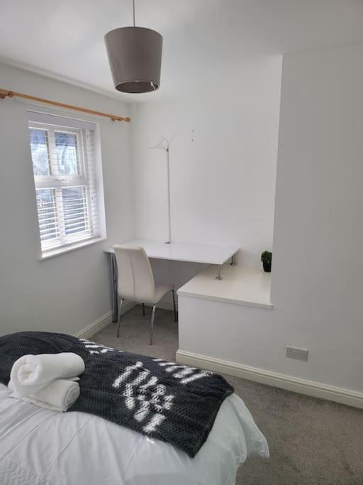 2 Bedroom End Of Terrace House Wellington (Shropshire) Exterior foto