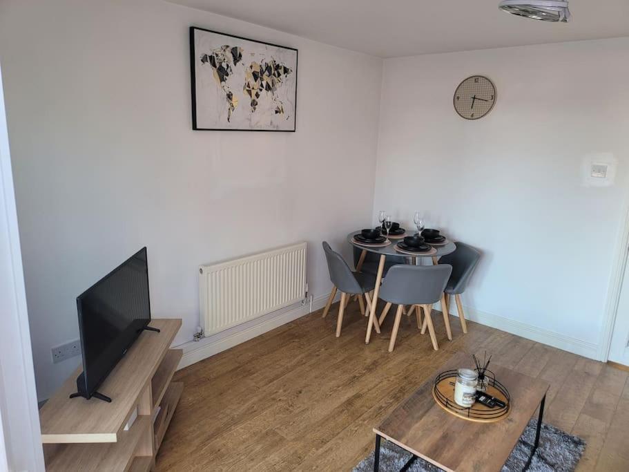 2 Bedroom End Of Terrace House Wellington (Shropshire) Exterior foto