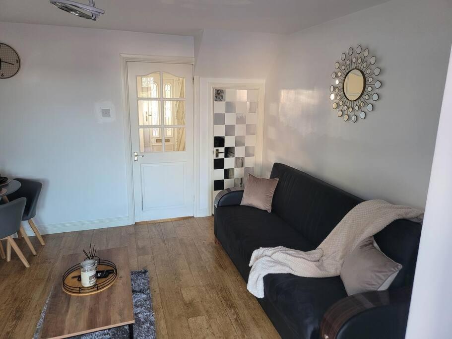2 Bedroom End Of Terrace House Wellington (Shropshire) Exterior foto