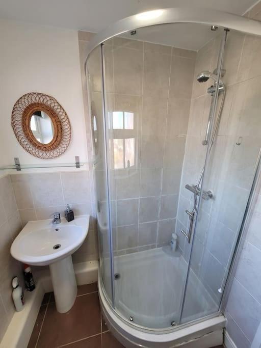 2 Bedroom End Of Terrace House Wellington (Shropshire) Exterior foto